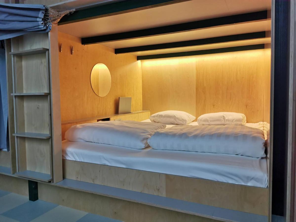 Green Marmot Capsule Hotel Zuerich Екстериор снимка