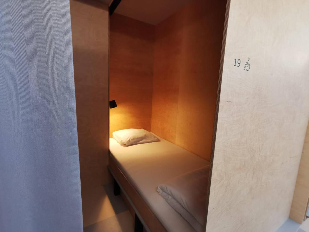 Green Marmot Capsule Hotel Zuerich Екстериор снимка