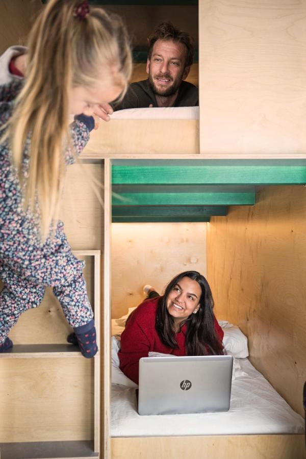 Green Marmot Capsule Hotel Zuerich Екстериор снимка