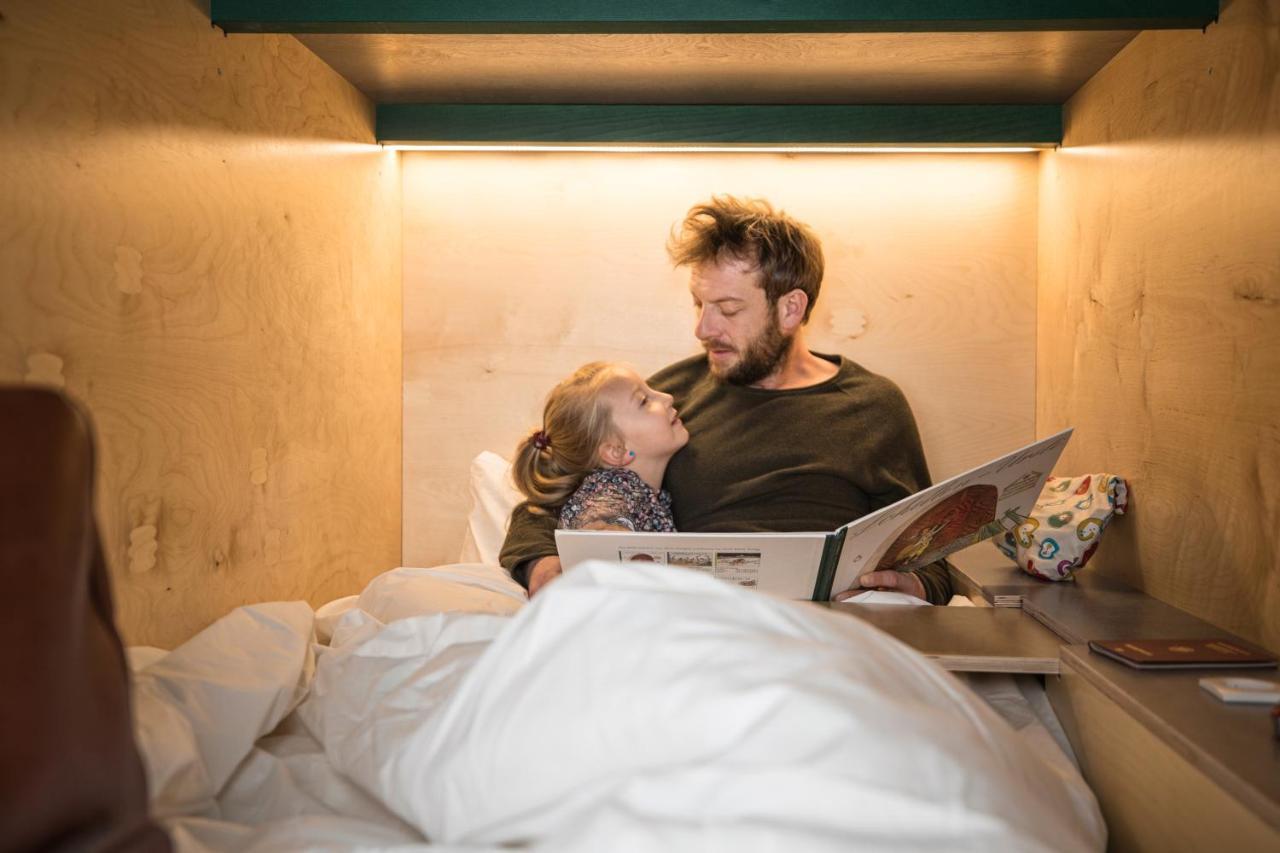 Green Marmot Capsule Hotel Zuerich Екстериор снимка