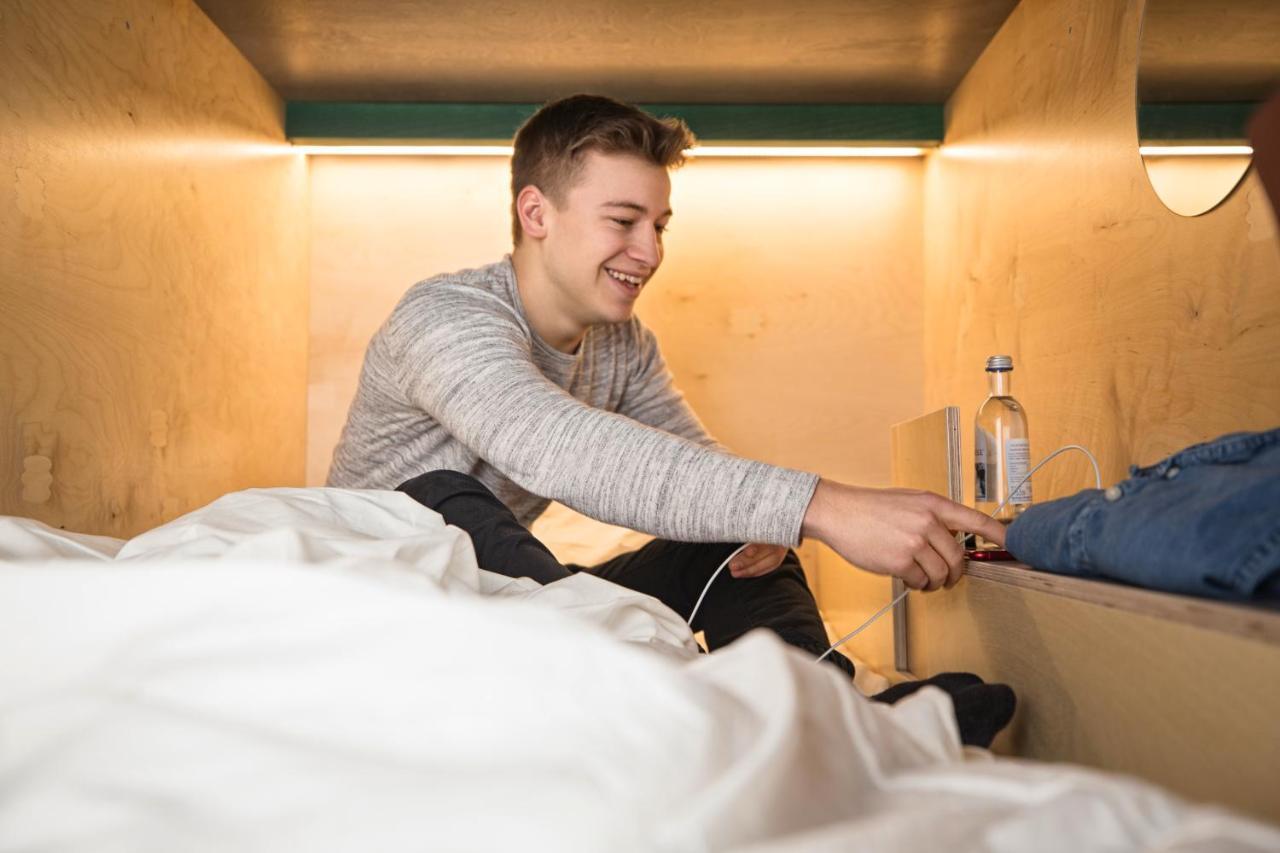 Green Marmot Capsule Hotel Zuerich Екстериор снимка